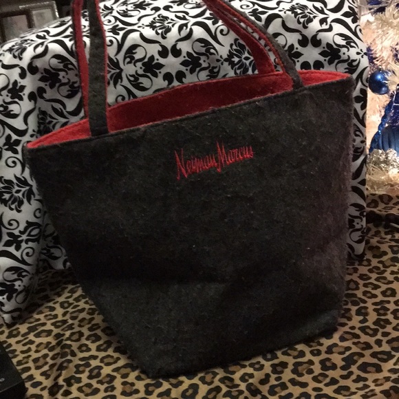 Neumann Marcus cotton fabric tote - Picture 4 of 4